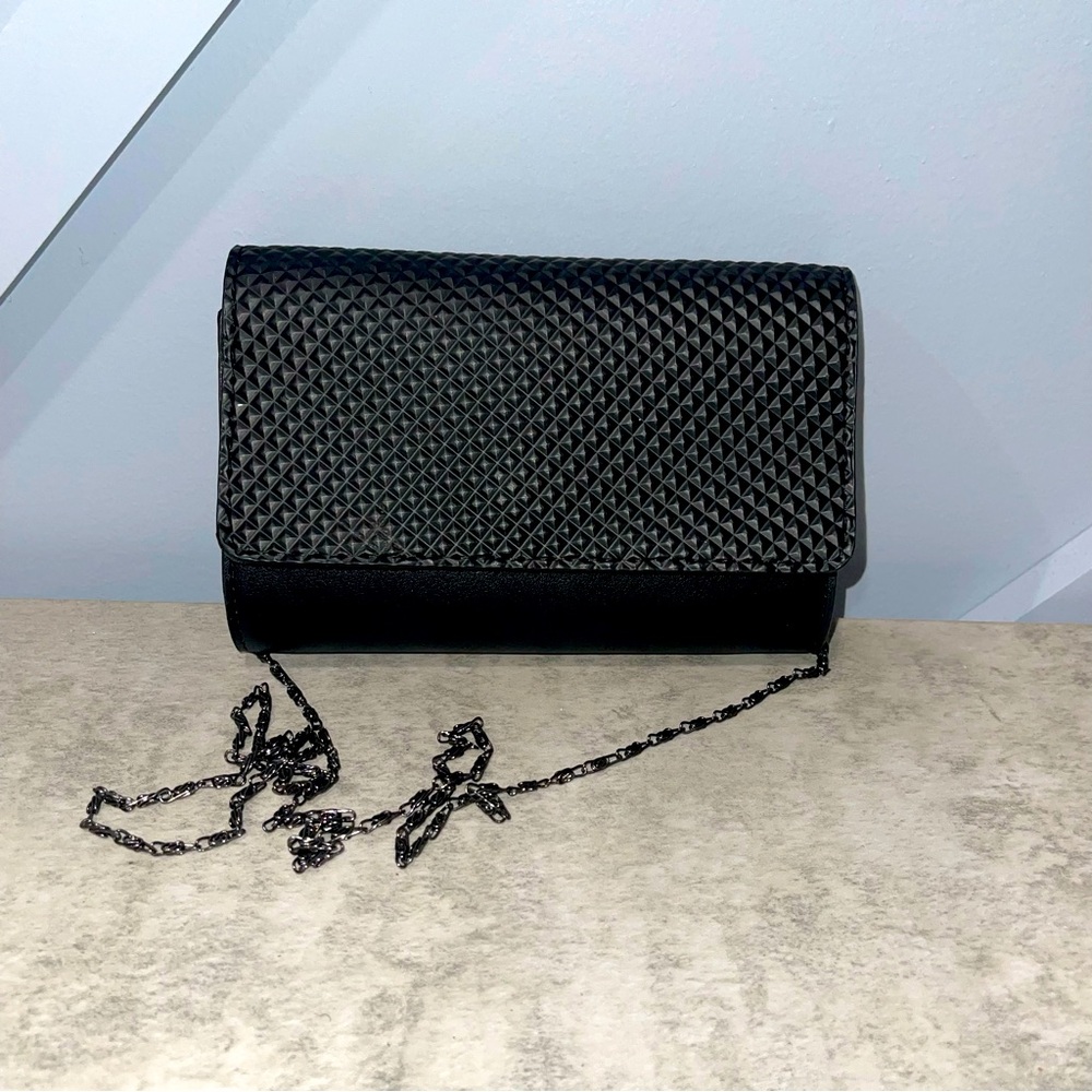 Neiman Marcus women’s black shoulder bag | Small